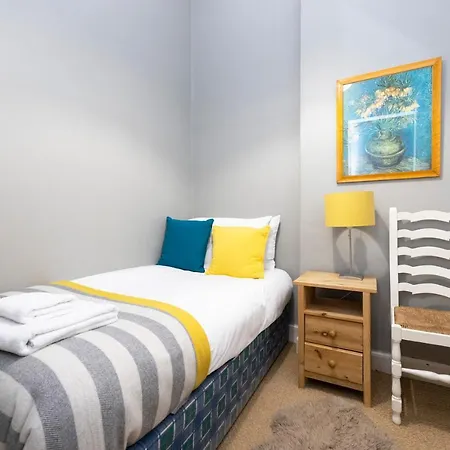Apartment Joivy 3-bed Meadows Flat Near Castle *