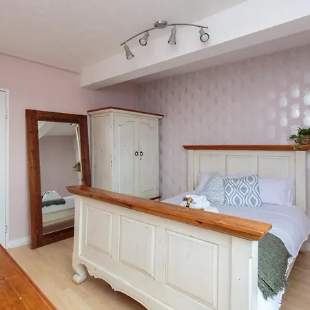 Gorgeous 3-bed Flat, 15 Minutes To Centre Édimbourg