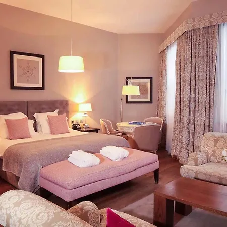 Tigerlily Hotel 4*