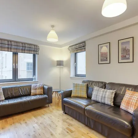 *amazing Location!*in Heart Of The City. 2br & Cot Edinburgh
