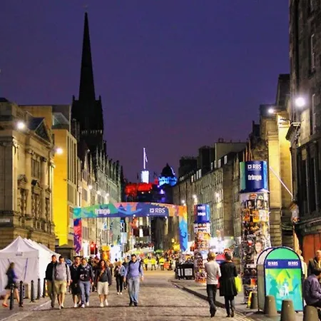 Apartment *amazing Location!*in Heart Of The City. 2br & Cot Edinburgh