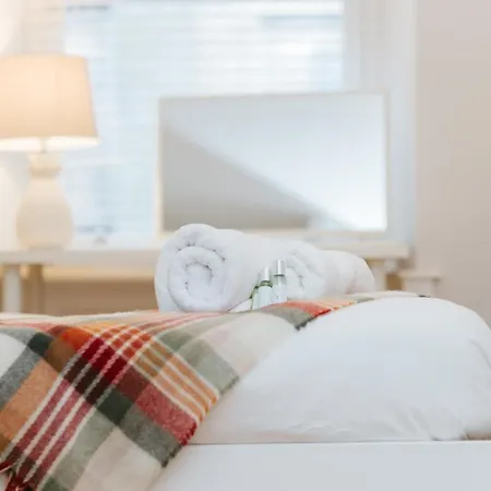 Luxury Modern 3 Bedroom In Centre