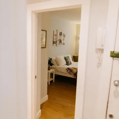 Luxury Modern 3 Bedroom In Centre *