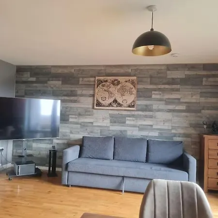 Lovely 1 Bedroom Near The Center *