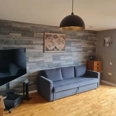 Lovely 1 Bedroom Near The Center *