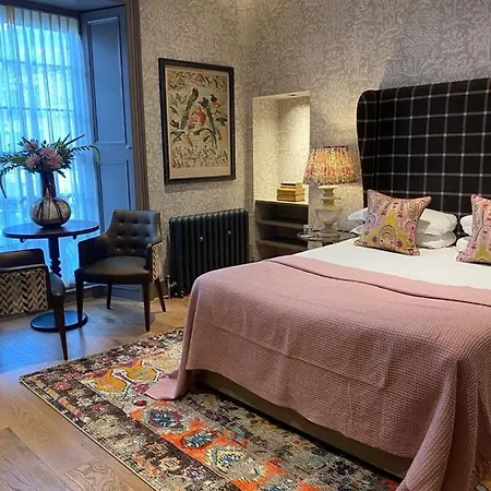 The Raeburn Hotell 4*