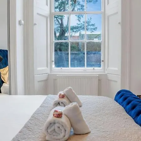 Luxury 3 Bed 2 Bath Main Door Apartm At Wardie Bay Edinburgh