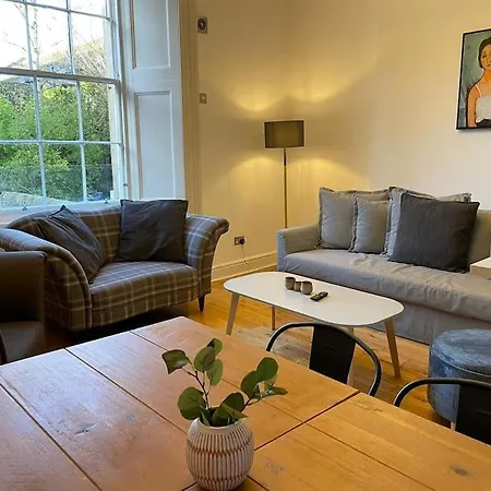 Luxury 3 Bed 2 Bath Main Door Apartm At Wardie Bay شقة *