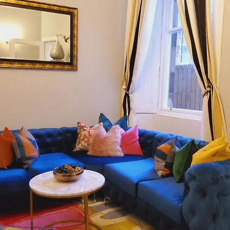 Lovely 4 Bedroom With 7 Beds And Free Parking * Эдинбург