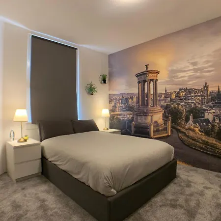 Maria- Bright And Modern Center .