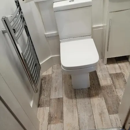 Stockbridge Area Cosy & Quiet Room, In Family Flat - 1 Female Guest Only * Édimbourg