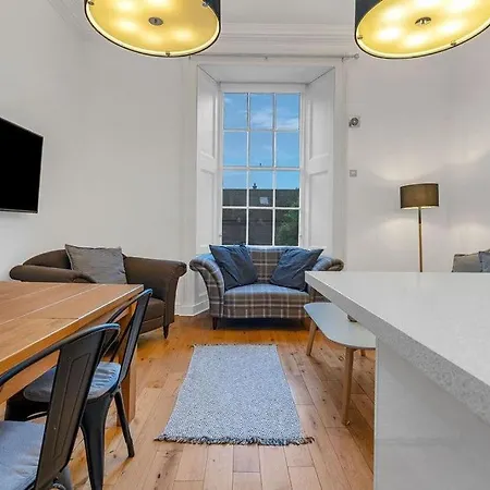 Luxury 3 Bed 2 Bath Main Door Apartm At Wardie Bay Apartment Edinburgh