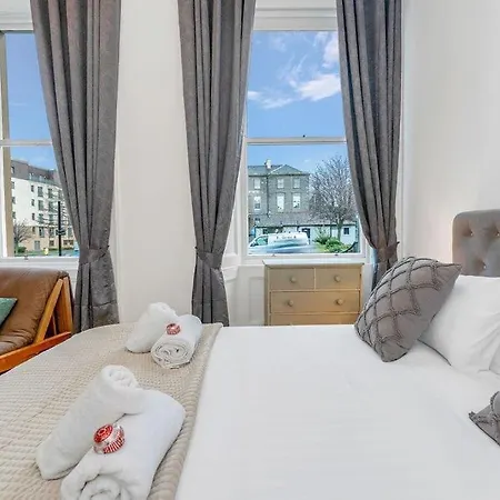 Luxury 3 Bed 2 Bath Main Door Apartm At Wardie Bay Edinburgh