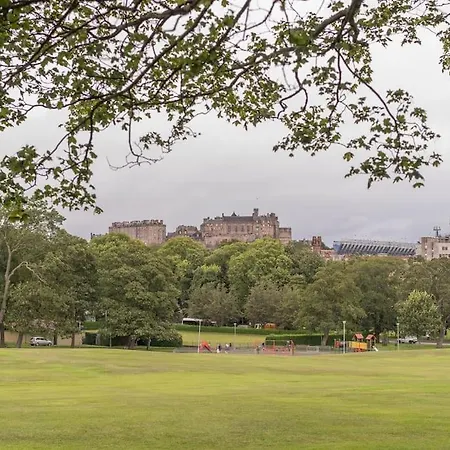 Apartman Beautiful 2 Bed 2 Bath Flat Overlooking Meadows Park