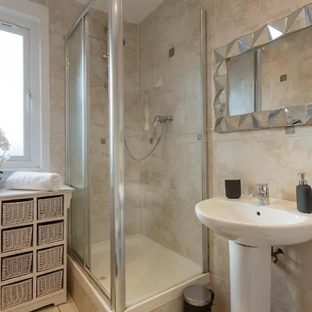 Gorgeous 3-bed Flat, 15 Minutes To Centre Appartement Édimbourg