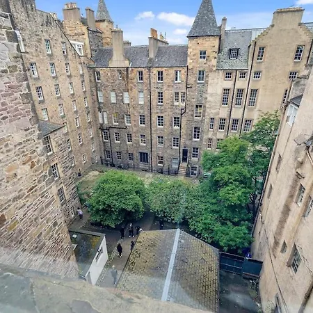 Boutique Modern Royal Mile Sleeps 4 Apartment