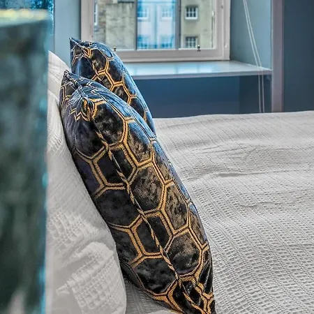 Boutique Modern Royal Mile Sleeps 4