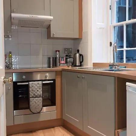 Charm & Character On Historic Rose Street