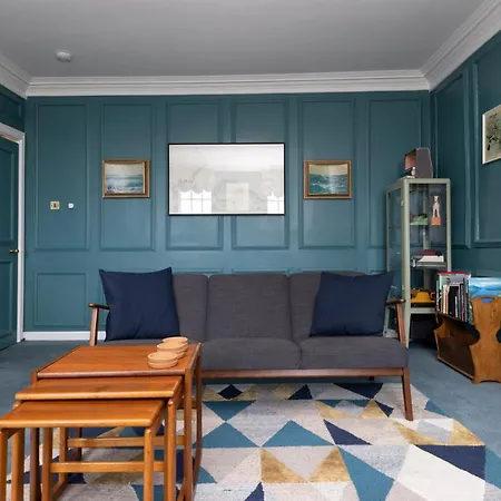 Apartment Joivy Eclectic Near Castle Edinburgh