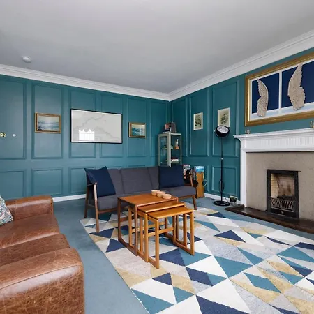 Joivy Eclectic Near Castle Apartament