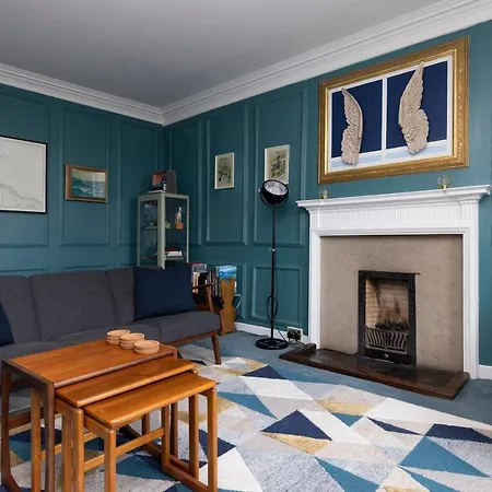 Apartment Joivy Eclectic Near Castle *