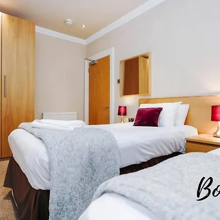 New Town Main Door 3br-3ba - Free Parking & Patio By Bonjour Residences *