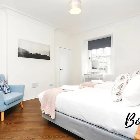 Bright New Town 2br-1ba, 1 Min To George St By Bonjour Residences Apartment *