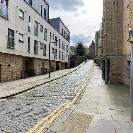 Old Town, Free Parking, Outlander Experience Edinburgh