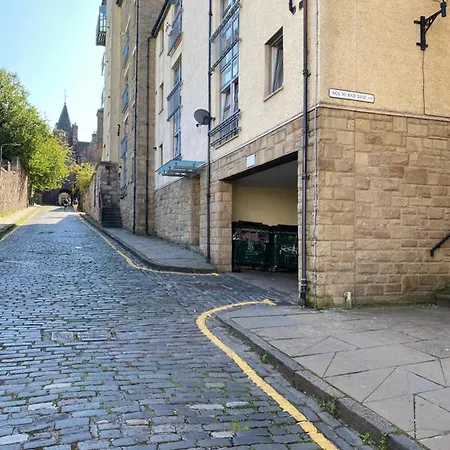 Old Town, Free Parking, Outlander Experience Apartmán