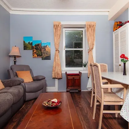 Super 4bedroom At The Meadows Apartment