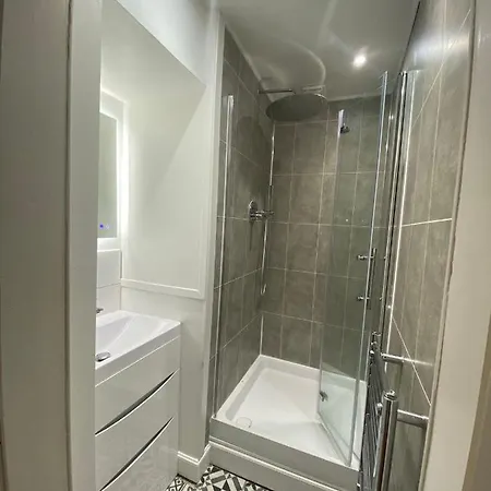 1 Bed *