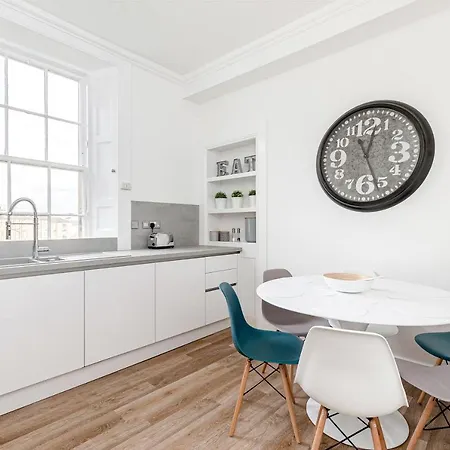 Heart Of Centre 3 Bed Georgian Edinburg