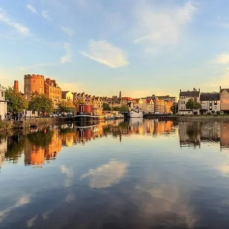 Apartamento Apartment Sleeps 5 With Free Parking Edimburgo