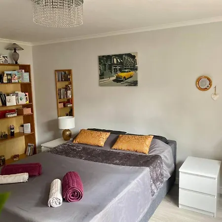Apartment Sleeps 5 With Free Parking Apartamento *
