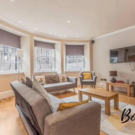 New Town Main Door 3br-3ba - Free Parking & Patio By Bonjour Residences