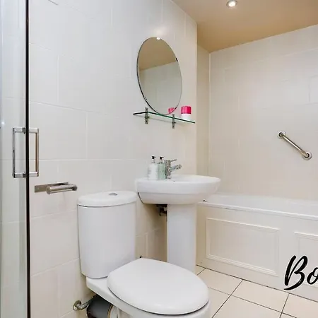 Apartment New Town Main Door 3br-3ba - Free Parking & Patio By Bonjour Residences