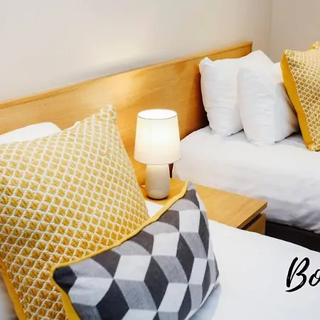 Apartment New Town Main Door 3br-3ba - Free Parking & Patio By Bonjour Residences
