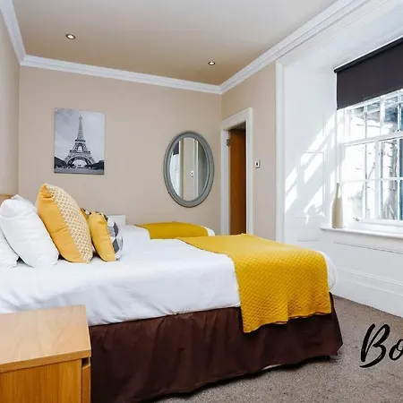 New Town Main Door 3br-3ba - Free Parking & Patio By Bonjour Residences