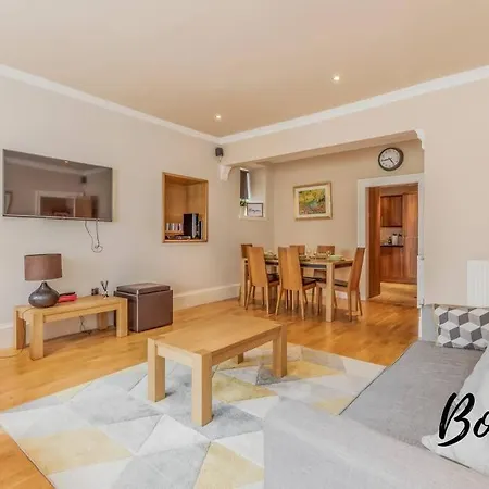 Apartment New Town Main Door 3br-3ba - Free Parking & Patio By Bonjour Residences Edinburgh