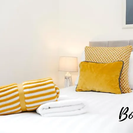 Bright New Town 2br-1ba, 1 Min To George St By Bonjour Residences *