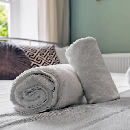 Cheerful - Westend Apartment *