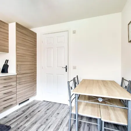 2-bedroom With Private Garden & Parking Дом отдыха Эдинбург