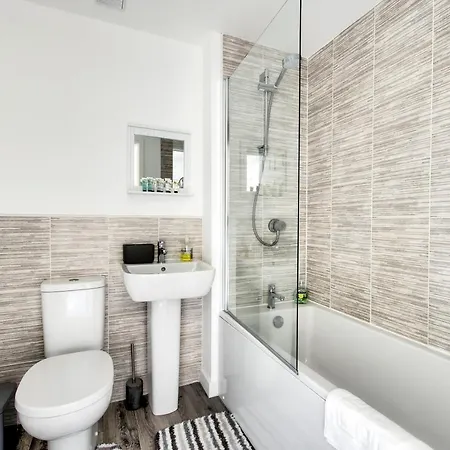 2-bedroom With Private Garden & Parking Дом отдыха Эдинбург