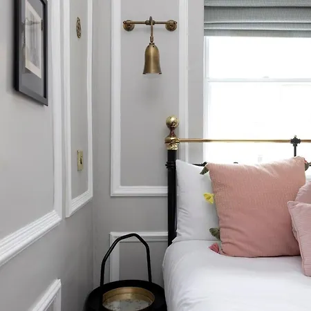 Joivy Eclectic Near Castle Apartament