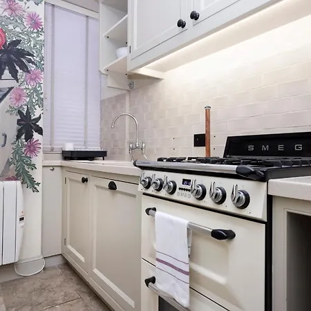 Apartment Joivy Eclectic Near Castle