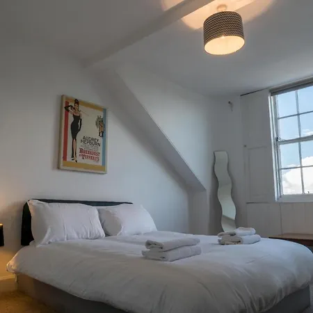 Queen St Superb Penthouse Flat With Roof Terrace Hébergement de vacances Édimbourg