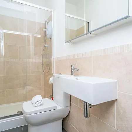 Bright And Newly Decorated 3beds Flat With A View Of Arthur's Seat