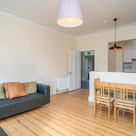 Apartment Bright And Newly Decorated 3beds Flat With A View Of Arthur's Seat Edinburgh