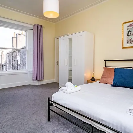 Bright And Newly Decorated 3beds Flat With A View Of Arthur's Seat 公寓