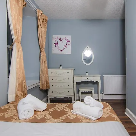 Super 4bedroom At The Meadows Apartment *